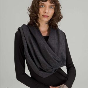 Lululemon Customizable Snap Scarf Heathered Herringbone Grey